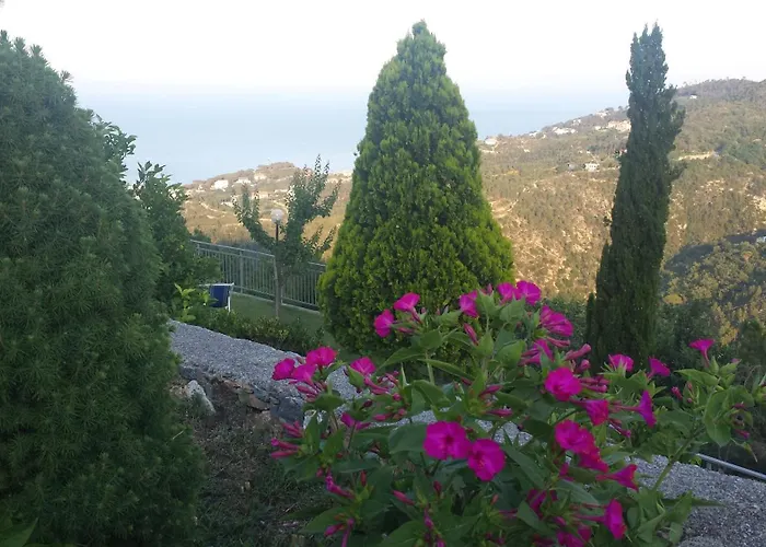 לינה וארוחת בוקר Antemare נולי